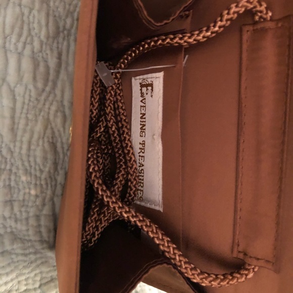 Golden brown - Picture 2 of 3